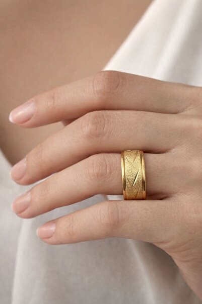 BY YASİN TOPÇU 💍   Gold Textured Patterned Ring – Size 17 ✨