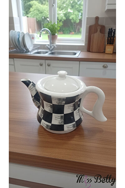Miss Betty Checkered Teapot