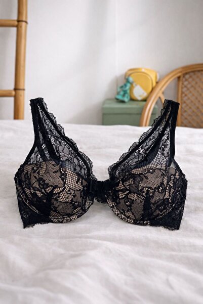 SCM LINGERIE DANTEL DETAYLI TEN RENGİ KAPLI DOLGUSUZ SİYAH SÜTYEN