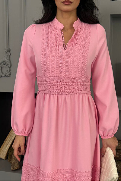 Dipmoda Rochie din țesătură atlas roz, dantelă piese, pentru femei DPMS2517