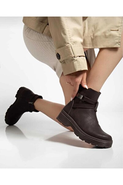 AĞCA AYAKKABI Women's Special Design Oval Toe Buckle Detailed Suede Boots