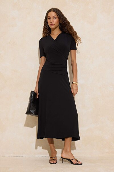 Trendyol Collection Schwarzes, zweireihiges, kurzärmliges, elastisches Strick...