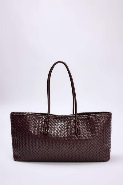 TRENDYOL SHOES Dunkelbraune gestrickte, detaillierte Midi-Umhängetasche für D...