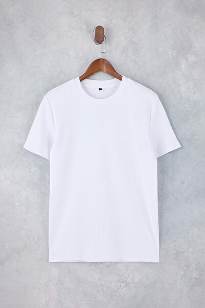 ترينديول كوليكشن تي شيرت أبيض ذو قصة عادية/عادية ذو ملمس حياكة مضلعة أساسي TM...