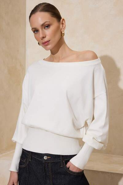 Trendyol Collection Ecru Soft Textured Boat Neck Knitwear Sweater Twoaw26Kz00300