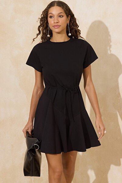 Trendyol Collection Schwarzes, kurzärmliges Mini-Tok-Kleid aus 100 % Baumwoll...