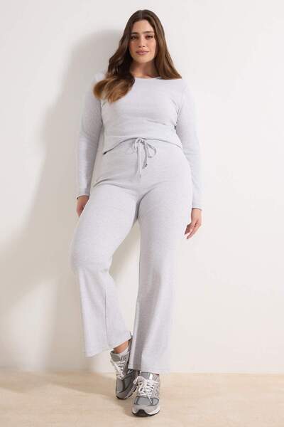 Trendyol Curve Wardrobe Essentials Graues, figurbetontes, elastisches, geripp...