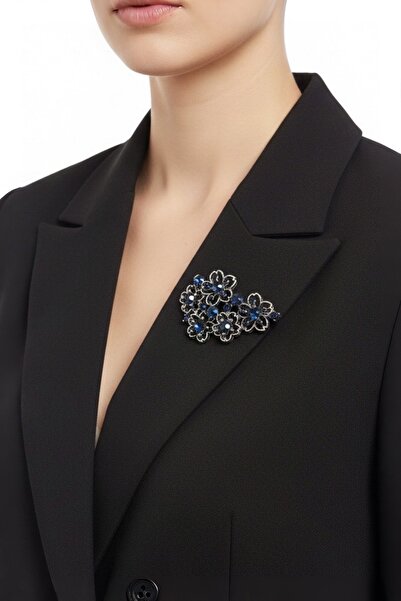 model aksesuar Çiçek telkari lacivert taşlı tasarım broş
