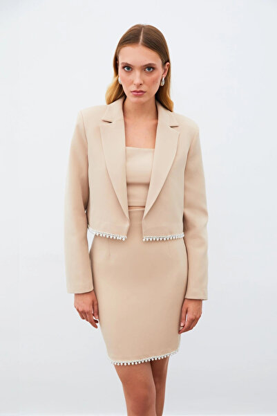 Sateen Aksesuarlı Kısa Ceket - Bej