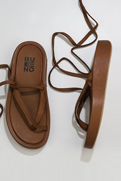 Bueno Shoes Γυναικεία δερμάτινα σανδάλια σαγιονάρας Taba - 01wu4610