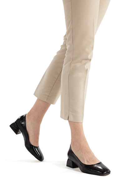 Hanımsoller حذاء يانكي جوفا اليومي باللون الأسود بكعب منخفض