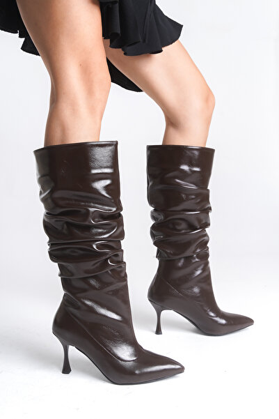 LDR Дамски кафяви ботуши от велур с еластични крачоли, тънки токове и заостре...