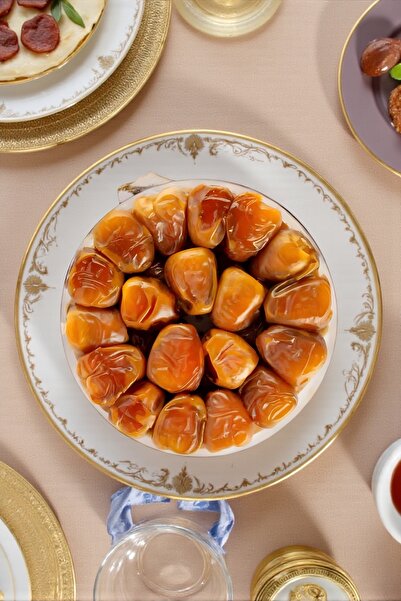 Z-CUP Sukkari dates - half a kilo pack of the finest fresh dates