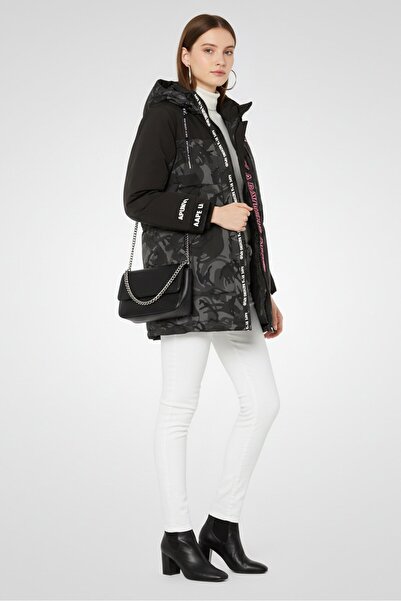 Aape By A Bathing Ape جاكيت نسائي منفوخ مموه، متعدد الألوان