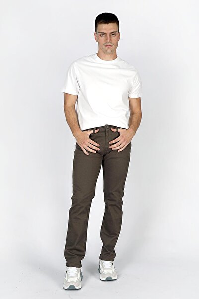 Lee Cooper بنطال هاري ذو الخصر العادي ذو قصة عادية وساق مستقيمة باللون الكاكي...