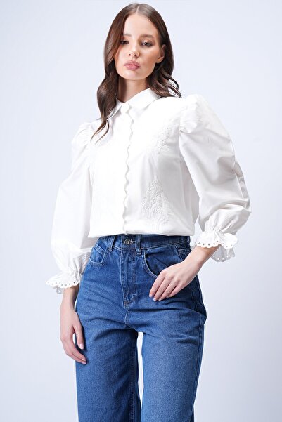 VAGGON Cămașă albă cu mânecă prințesă și broderie din dantelă