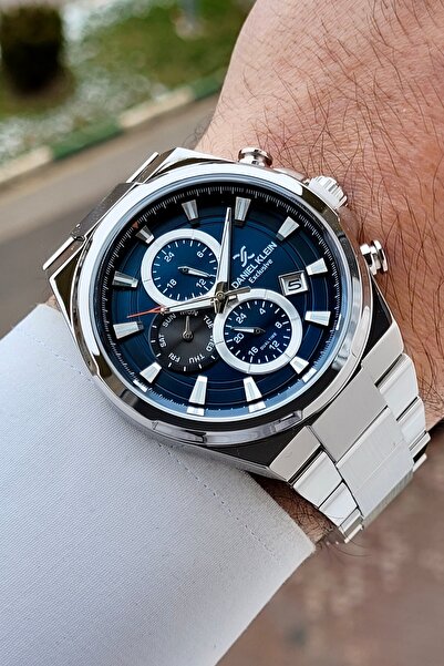 Daniel Klein ساعة يد رجالية عملية بقرص أزرق ولون رمادي وحزام قابل للتعديل