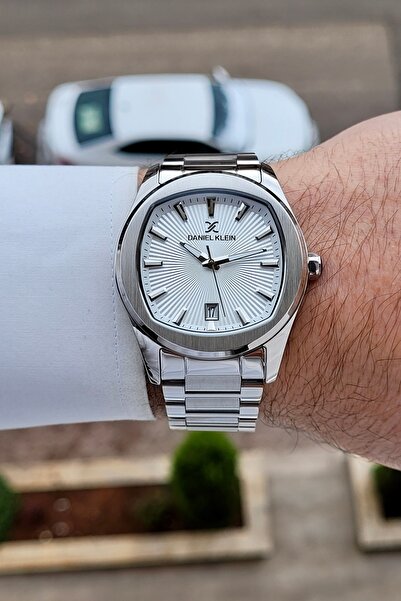 Daniel Klein Metallic Color 2 Year Warranty 41 mm Men's Wristwatch