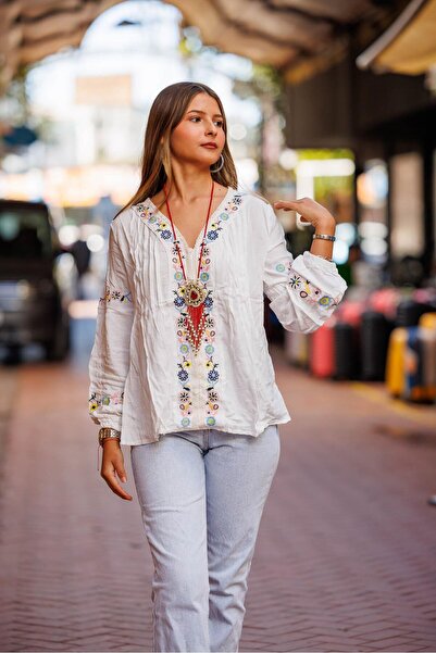 Miss Boheme White Color Floral Embroidered Lace Detailed Shirt