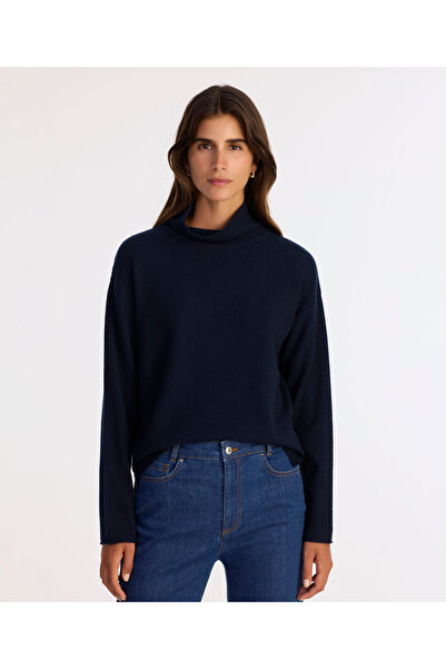 Yargıcı سترة ذات ياقة واسعة وأكمام طويلة