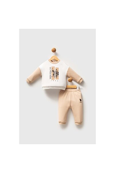 U.S. Polo Assn. Kids طقم ملابس رياضية من يو إس بولو بتفاصيل مميزة باللون البيج