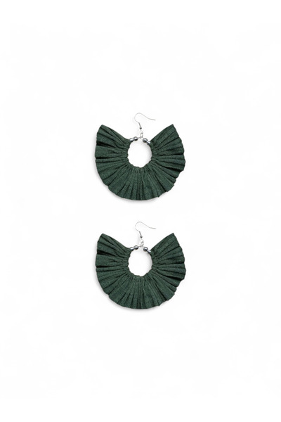 maia أقراط دائرية فضية اللون – تصميم مطرز بالخرز من القماش الأخضر الكاكي