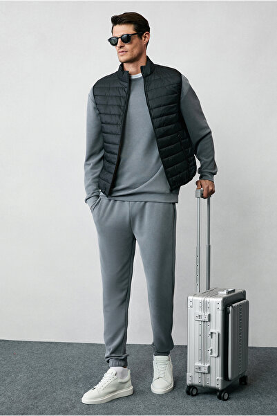 Kiğılı Dik Yaka Fermuarlı Kapitone Spor Şişme Yelek