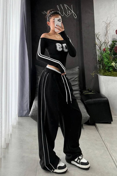 İlayda Toprak Inter Sokak Stili Siyah Şerit Detaylı Streetwear Eşofman Pantolon