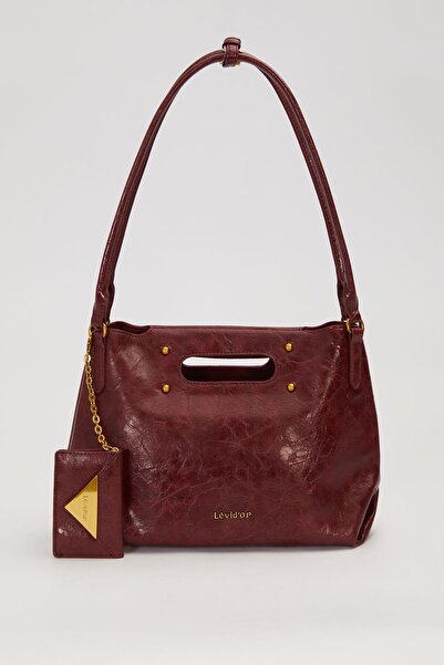 Levidor Red Envelope Charm Detailed Shoulder Bag