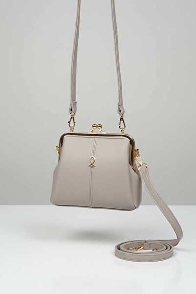 vynor atelier Women's Shoulder Bag with Strap Minimalist Design |   Stylish W...