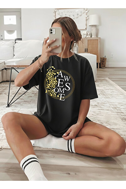 caddekombin Γυναικείο μπλουζάκι Gold Taneli Graphic με τύπωμα με λαιμόκοψη μαύρο