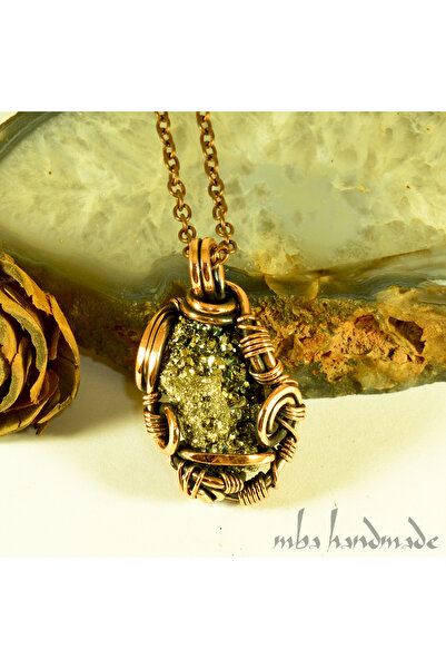 mba handmade jewelry قلادة نحاسية أصلية مصنوعة يدويًا من كريستال البيريت الطبيعي