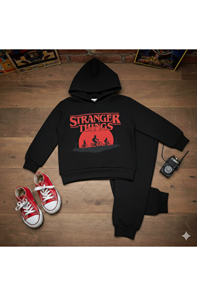 SVART WEAR Комплект от горна и долна част на спортен екип с качулка и надпис ...