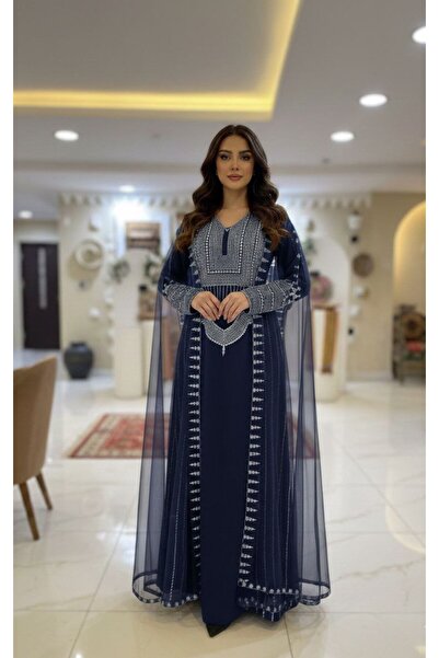 Model Leyna Traditional design jalabiya in navy blue