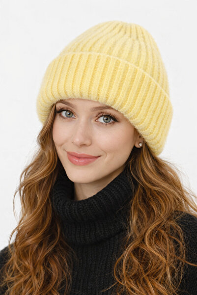 laviyonsa Knitted Beanie with a Beard