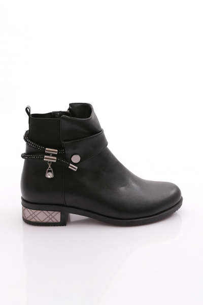 DGN 1720-2027 Women's Low Heel Ankle Boots with Chain Accessories