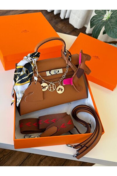 GGGG Bags with their accessories