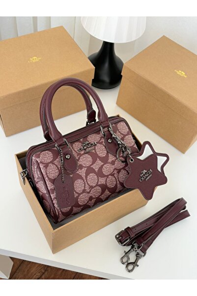 GGGG Bags with their accessories