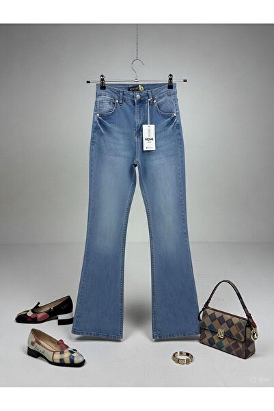 RİONS Jeans Is Spanish for Boyfriend.