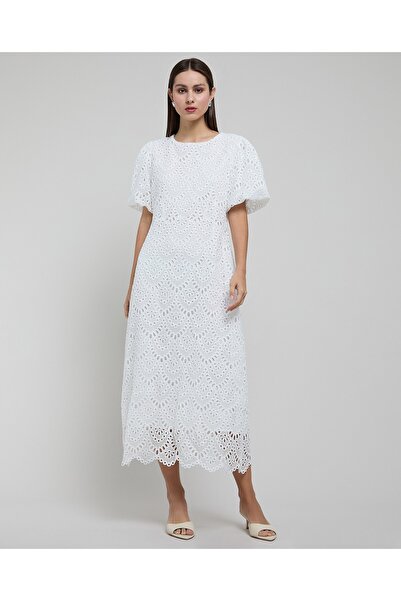 R&B Lace Sheath Dress With Round Neck And Flared Sleeves
