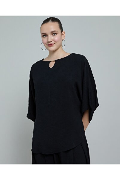 R&B Textured Top With Keyhole Neck And Short Sleeves