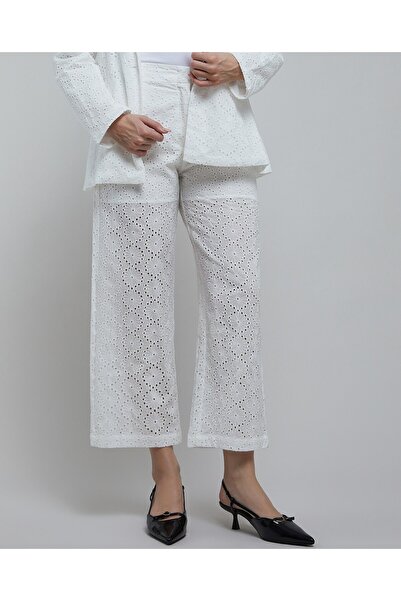 R&B Solid Wide Leg Pants With Button Closure