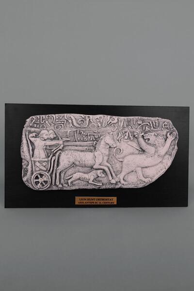 ANATOLİAMUSEUM Karkamış Aslan Avı Ortostat