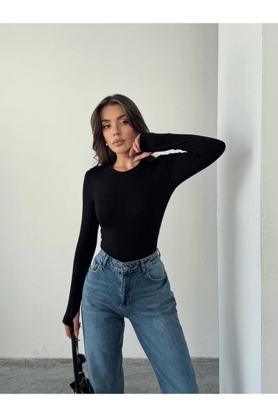 gozdefashion Women's Finger-Through Detailed Crop Top