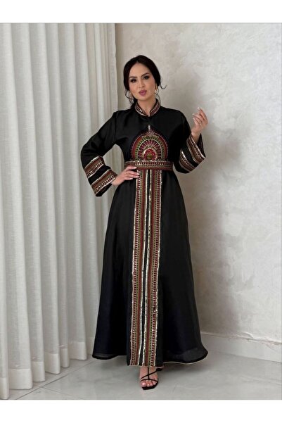 Model Leyna Traditional black jalabiya