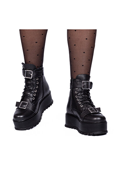 Dincomoditatate Women's boots