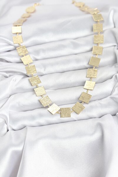 Lisinya قلادة نسائية مربعة الشكل موديل ذهبي اللون -