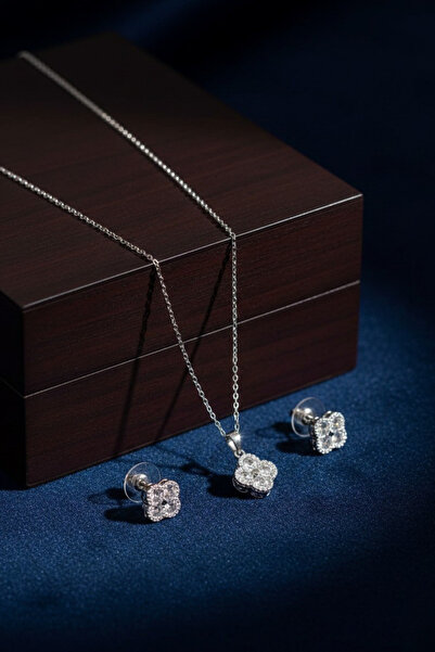 Luniva Aksesuar Kadın Yonca Gümüş Renk Özel İşlemeli 3 Parça Papatya Sevgiliy...