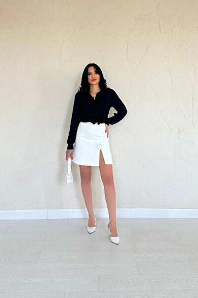 nedo7 Ecru Slit Rose Detailed Mini Skirt