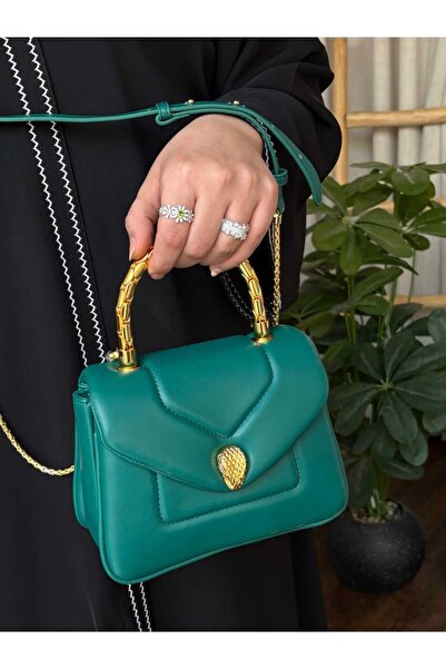 بيت الجملة (translated: House of Wholesale) evening bag